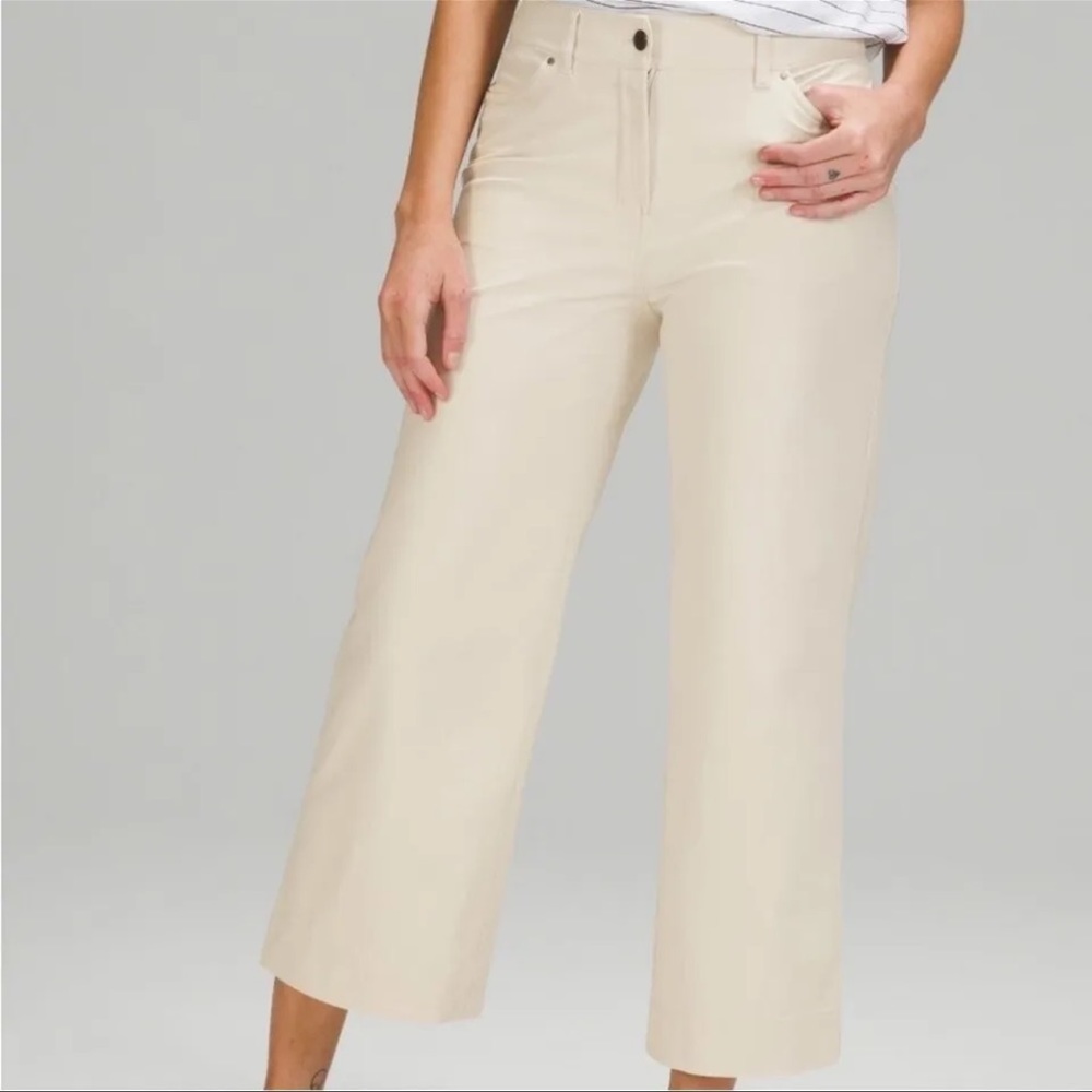Wide leg Lululemon 7/8 Length Women's Pants In 27 With 5 Pkt Wide Leg *Utilitech